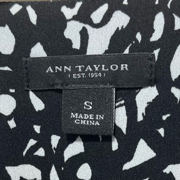 Ann Taylor Sleeveless black and white Blouse Size S New Without Tags - Picture 4 of 8
